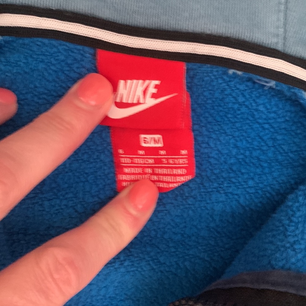 Boys Nike Sweatshirt - Picture 5 of 8